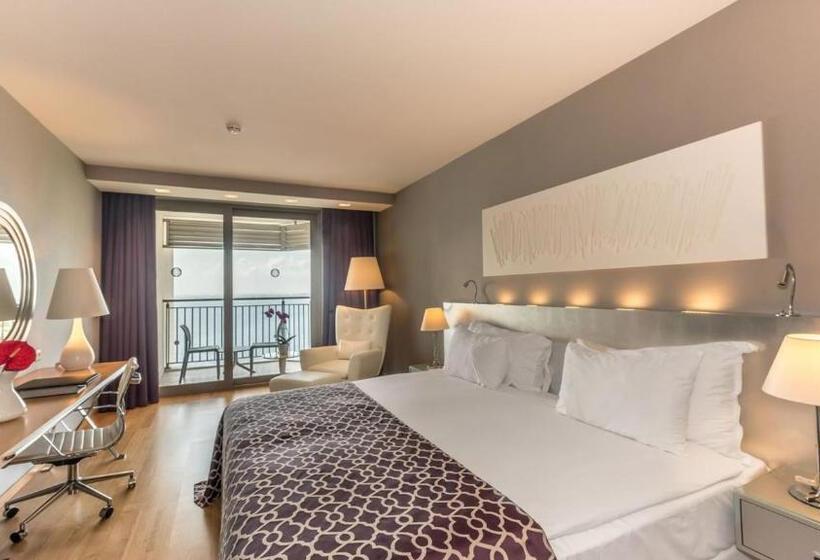 اتاق لوکس با چشم‌انداز دریا, Akra Antalya