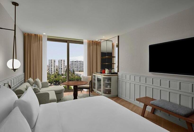 اتاق لوکس با چشم‌انداز شهر, Akra Antalya