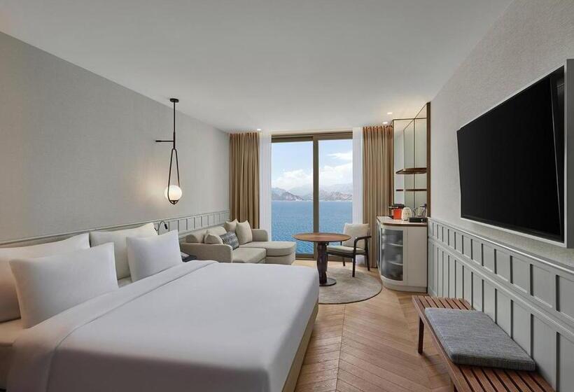 اتاق لوکس با چشم‌انداز دریا, Akra Antalya