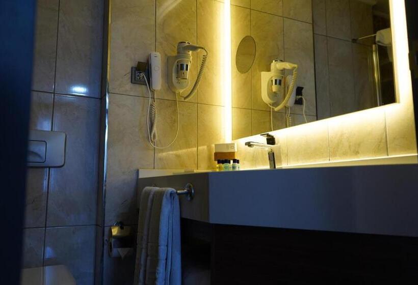 اتاق لوکس با چشم‌انداز شهر, Kirci Thermal & Spa