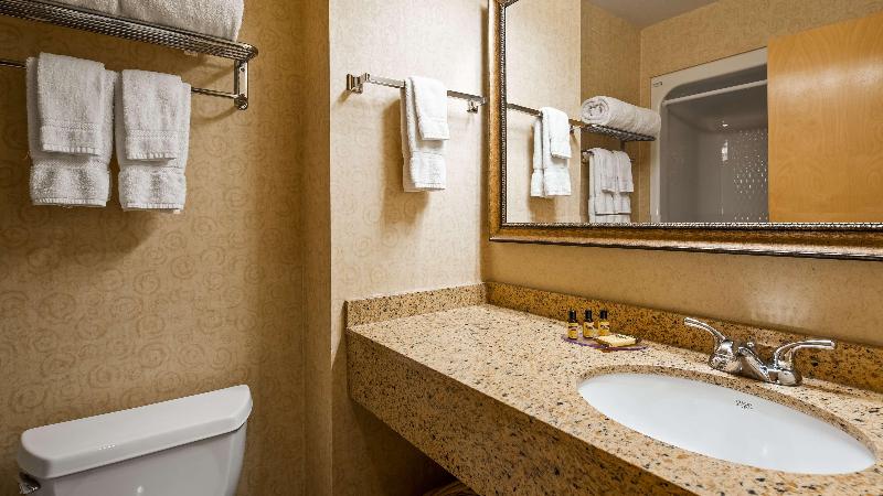스탠다드 룸 킹사이즈 침대, Best Western Plus Revere Inn & Suites