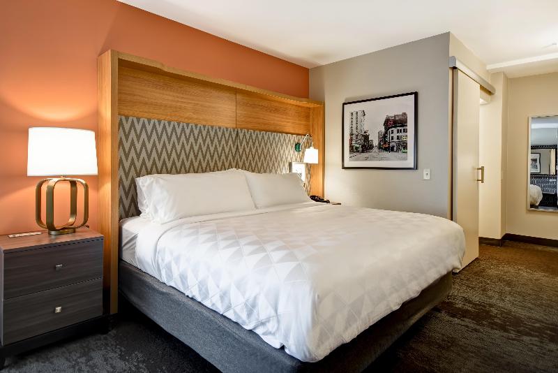 اتاق استاندارد با تخت بزرگ برای معلولان, Holiday Inn Lancaster, An Ihg