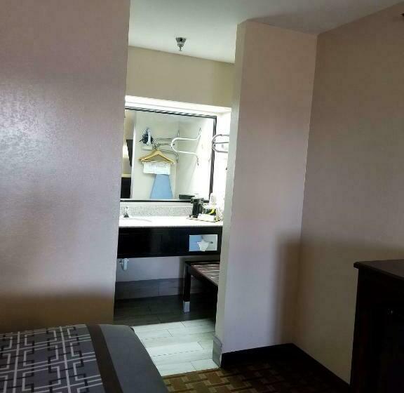 Номер Стандарт Кровать Кинг Адаптированный для Инвалидов, Surestay Hotel By Best Western Terrell