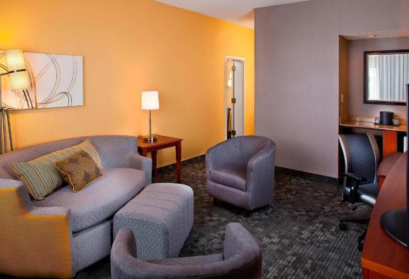 스위트, Courtyard By Marriott Huntsville University Drive