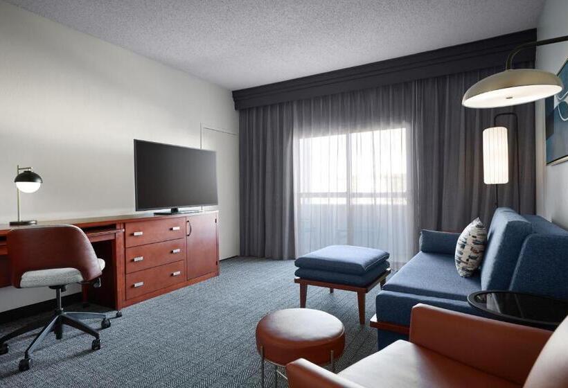 سوئیت با تخت بزرگ, Courtyard Kansas City Overland Park/metcalf, South Of College Boulevard