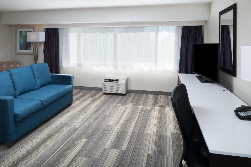 סוויטה מותאמת לאדם עם מוגבלויות, Holiday Inn Express   Downtown San Diego, An Ihg
