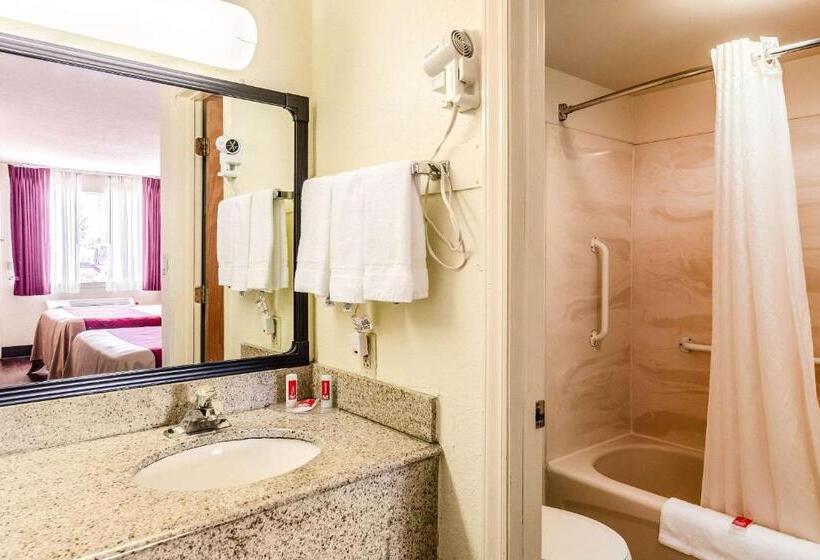 Номер Стандарт 2 Двуспальные Кровати, Econo Lodge Christiansburg Blacksburg I 81