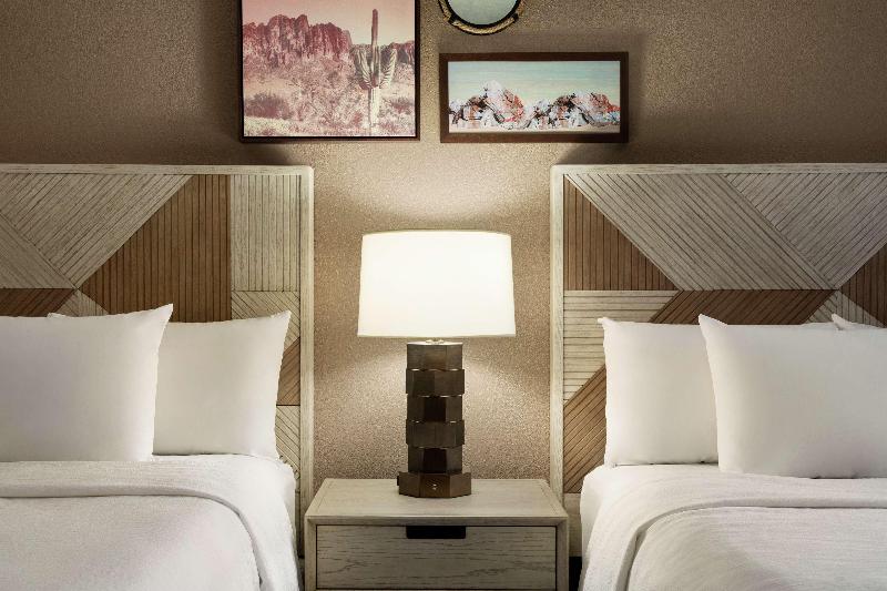 Люкс, Embassy Suites By Hilton Phoenix Tempe
