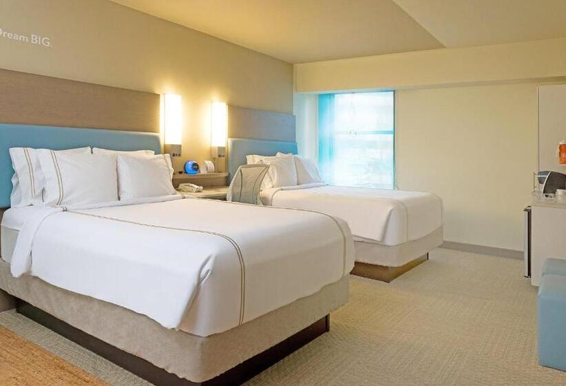 Quarto Estandar Cama King para Deficientes Físicos, Even Hotel Norwalk, An Ihg