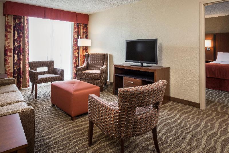 سوئیت با تخت بزرگ, Holiday Inn Hotel & Suites Des Moines Northwest, An Ihg