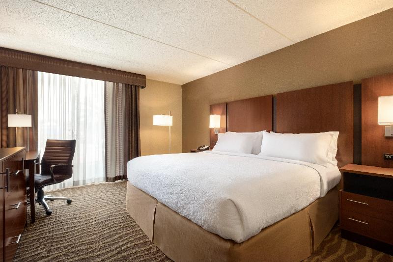 سوئیت با تخت بزرگ, Holiday Inn Hotel & Suites Des Moines Northwest, An Ihg