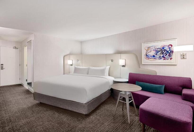 适合残疾人士使用的带超级大床的标准间, Crowne Plaza Atlanta Perimeter At Ravinia, An Ihg