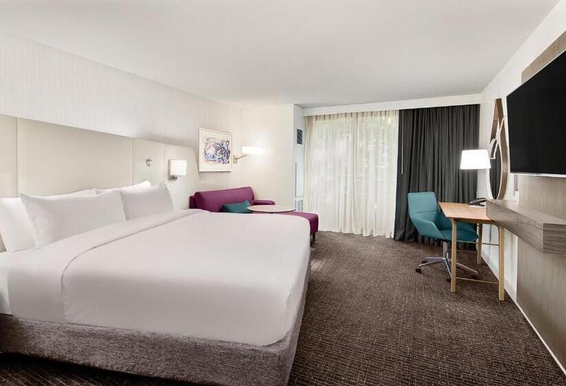 适合残疾人士使用的带超级大床的标准间, Crowne Plaza Atlanta Perimeter At Ravinia, An Ihg