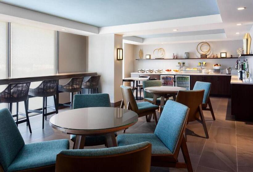 اتاق استاندارد, Marriott Orlando Airport Lakeside