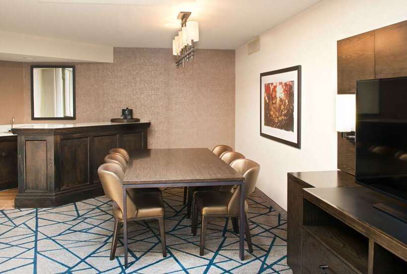 سوئیت 2 خوابه, Embassy Suites By Hilton Flagstaff