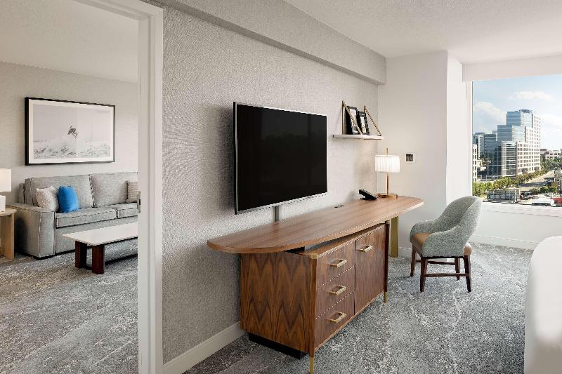 스위트 킹사이즈 침대, Hilton Los Angeles Culver City