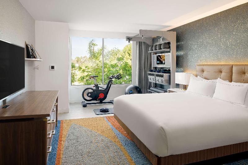 스탠다드 룸 킹사이즈 침대, Hilton Los Angeles Culver City