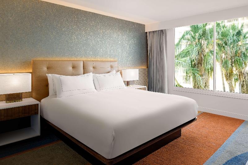 장애인을 위한 킹사이즈 침대 스탠다드 룸, Hilton Los Angeles Culver City