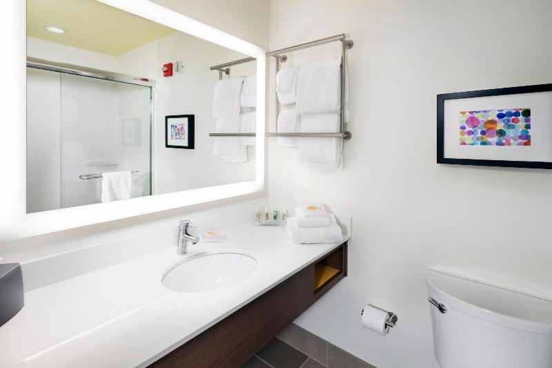 اتاق استاندارد, Hilton Raleigh North Hills