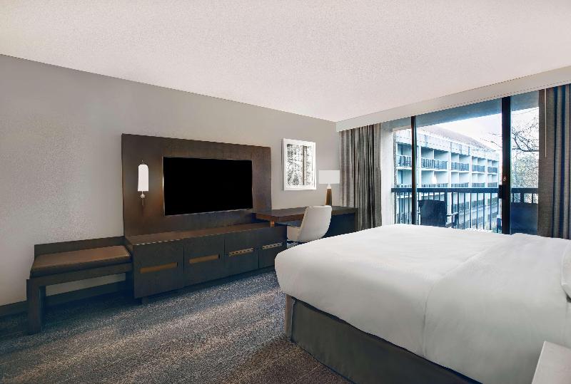Стандартный Номер Кровать Кинг, Hilton Peachtree City Atlanta Hotel & Conference Center