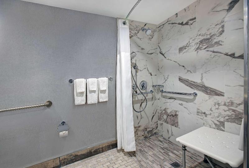 キングサイズベッドのスタンダードルーム, Hilton Peachtree City Atlanta Hotel & Conference Center