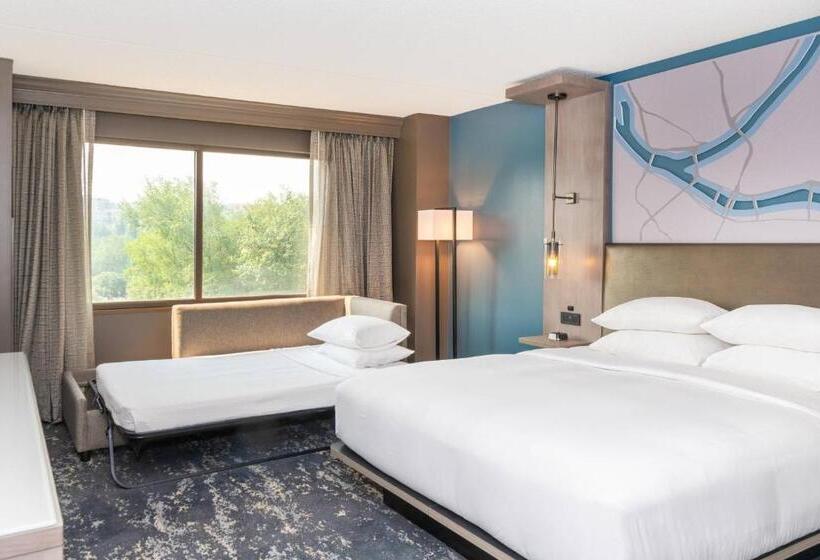 سوئیت جونیور با تخت بزرگ, Pittsburgh Airport Marriott