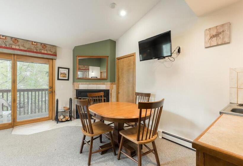 Трехместный Номер Deluxe, Ponderosa Lodge