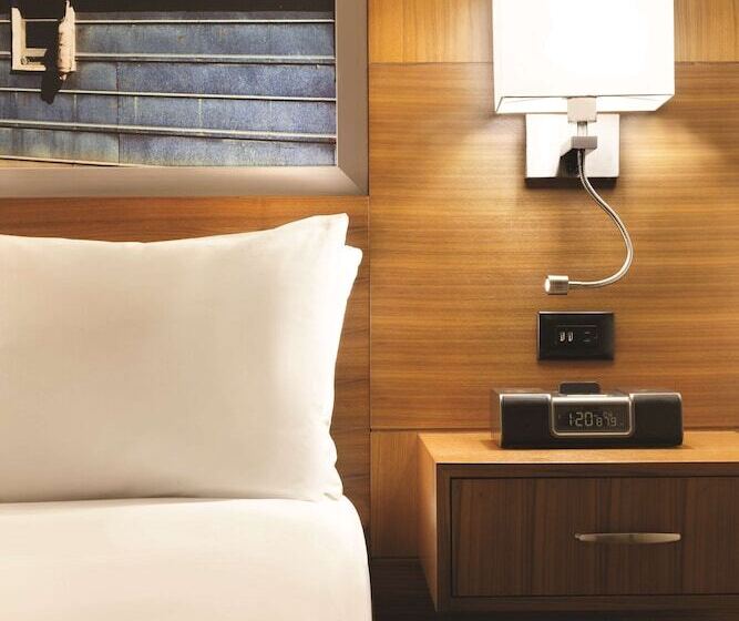 Номер Стандарт 2 Двуспальные Кровати, Radisson Hotel La Crosse