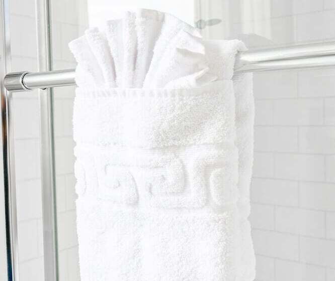 Полулюкс, Metro Points Hotel Washington North