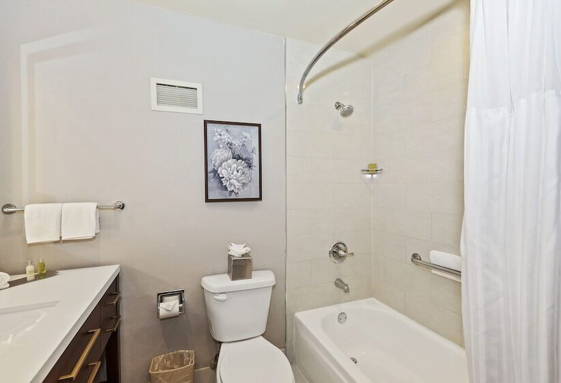 주니어 스위트, Doubletree By Hilton Whittier Los Angeles