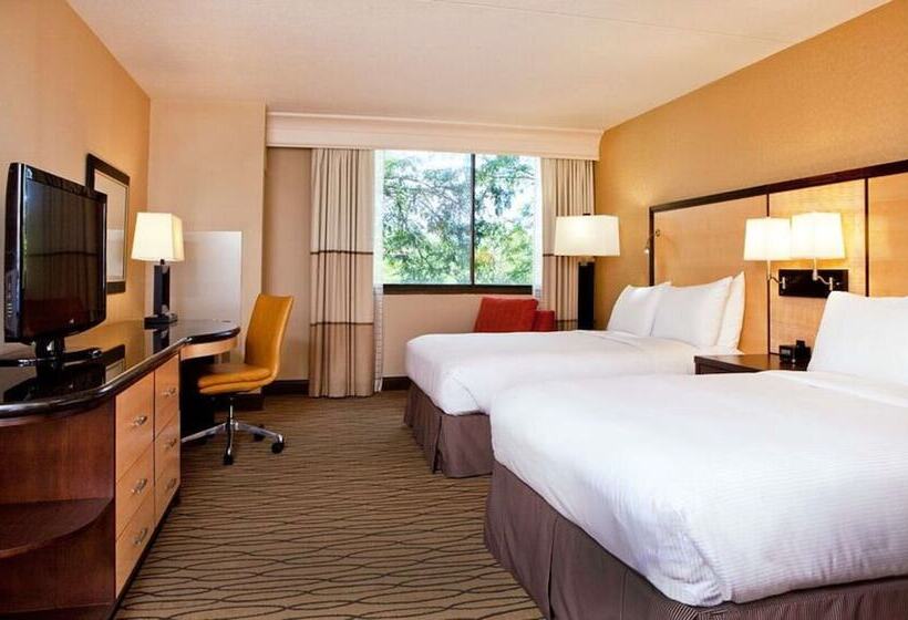 Номер Deluxe, Hilton Woodcliff Lake