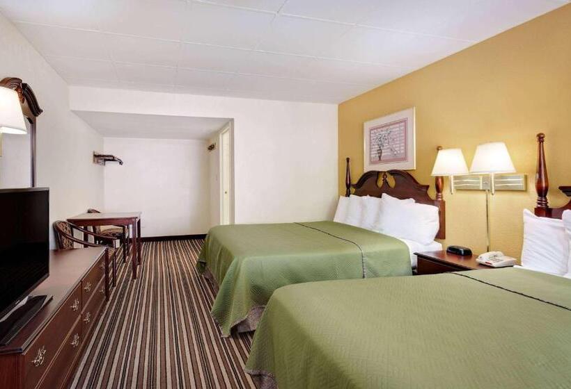 Номер Стандарт 2 Двуспальные Кровати, Travelodge By Wyndham Chambersburg