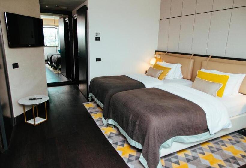 سوییت, Crowne Plaza Belgrade, An Ihg