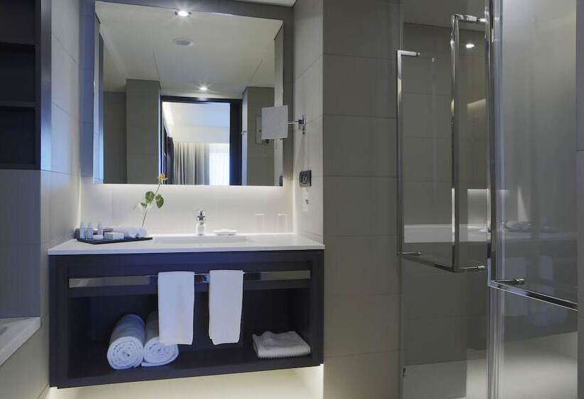 سوئیت 2 خوابه, Crowne Plaza Belgrade, An Ihg