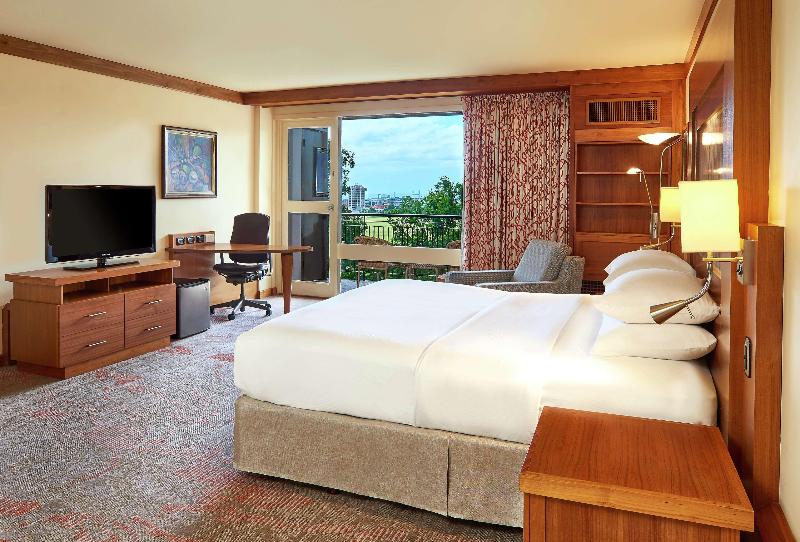 Номер Deluxe Кровать Кинг, Hilton Trinidad & Conference Centre
