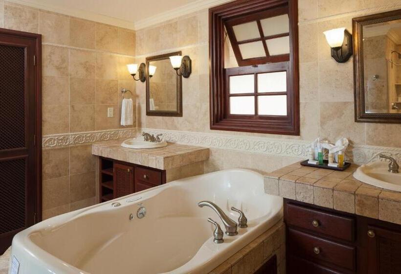 سوییت با چشم‌انداز دریا, The Crane Resort