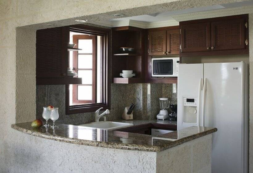 سوییت با استخر, The Crane Resort