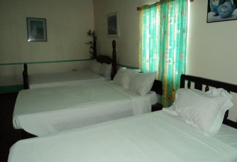 اتاق استاندارد چهار تخته, The Clifton