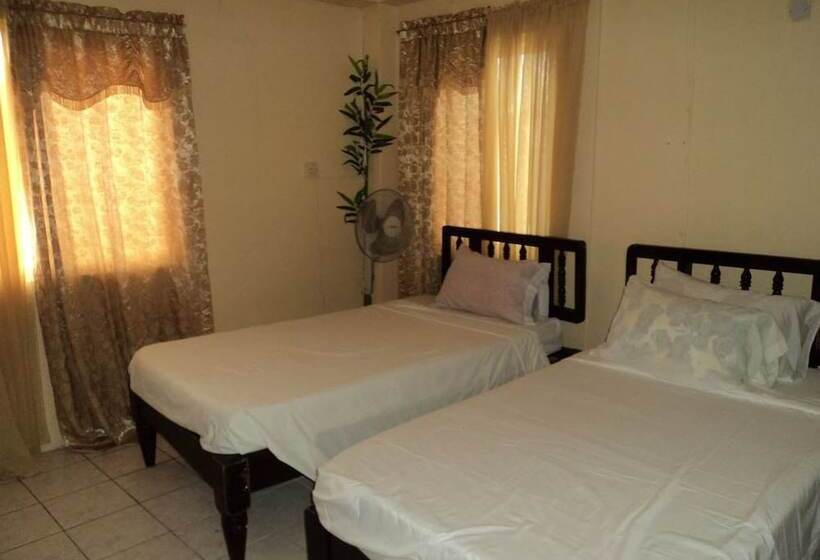 اتاق استاندارد چهار تخته, The Clifton