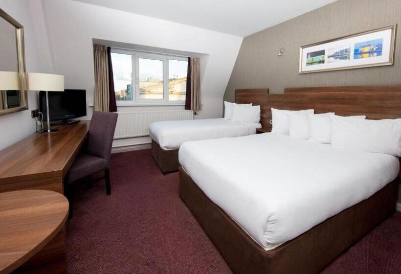 Quarto standard, Leonardo Cork