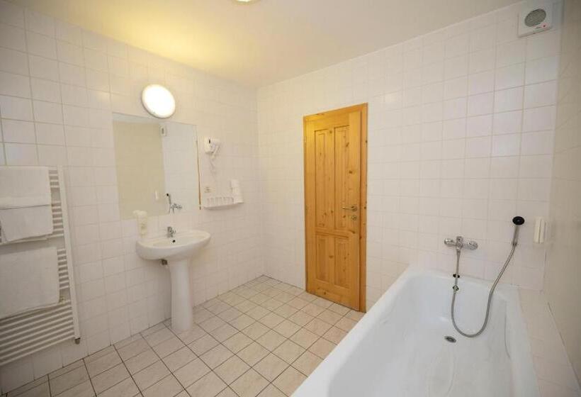 Family Suite, Praha