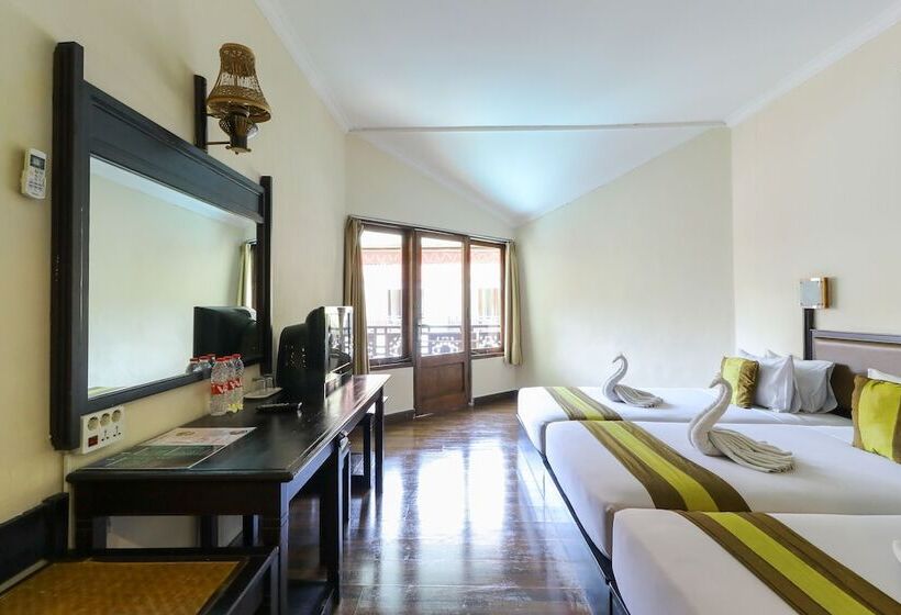 اتاق استاندارد سه نفره, The Flora Kuta Bali