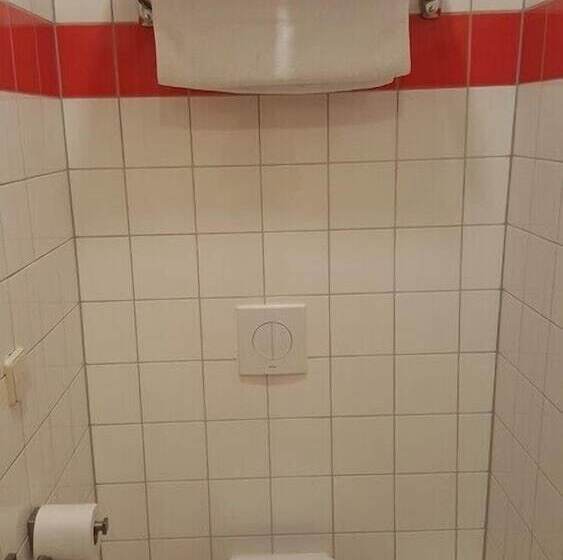 Quarto Triplo Estandar, Corner House