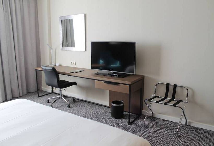 اتاق خانوادگی, Hilton Paris Charles De Gaulle Airport