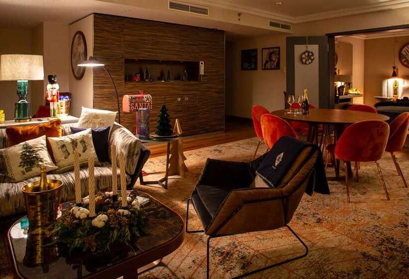 اتاق اجرایی با تخت بزرگ, Hilton Paris Charles De Gaulle Airport