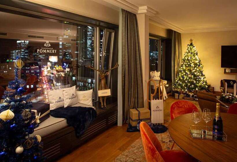 اتاق اجرایی با تخت بزرگ, Hilton Paris Charles De Gaulle Airport