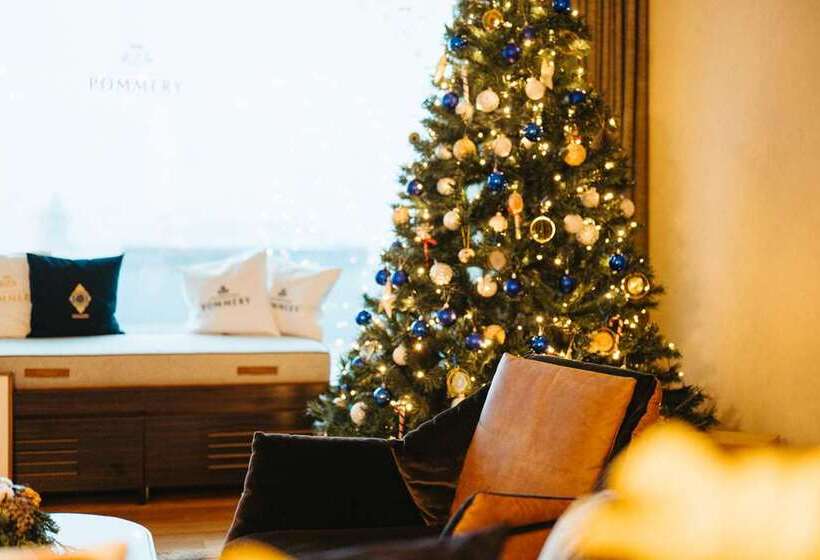 اتاق اجرایی با تخت بزرگ, Hilton Paris Charles De Gaulle Airport