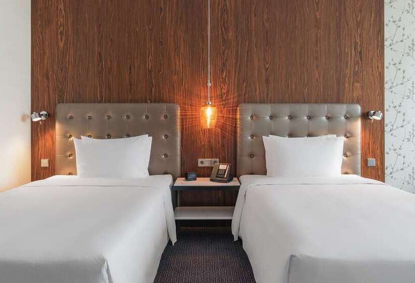 اتاق خانوادگی, Hilton Paris Charles De Gaulle Airport