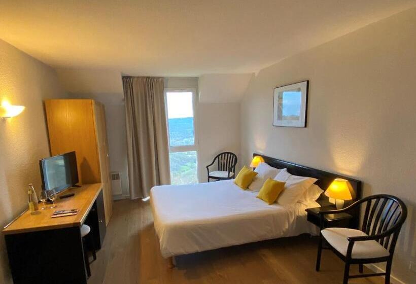 Классический Номер, Le Relais De Castelnau