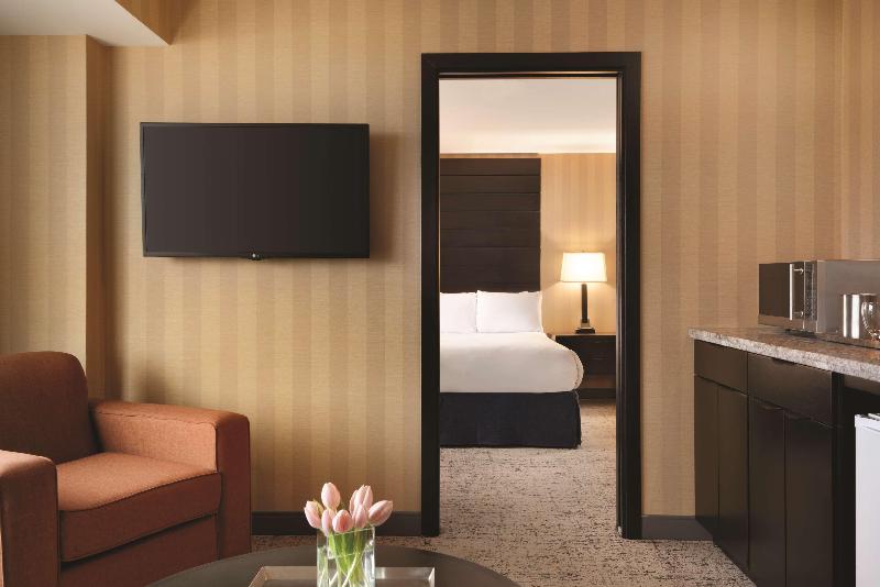 سوئیت با تخت بزرگ, Radisson Hotel Vancouver Airport